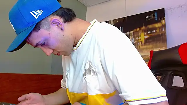 alexgiraldo   online show from 07/04/26, 12:22