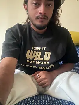 seenu2101 online show from 04/22/26, 07:44