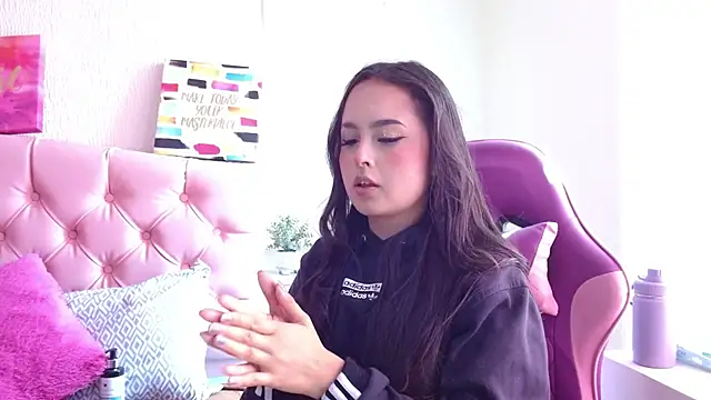 Emma-Flowers online show from 09/28/25, 07:19