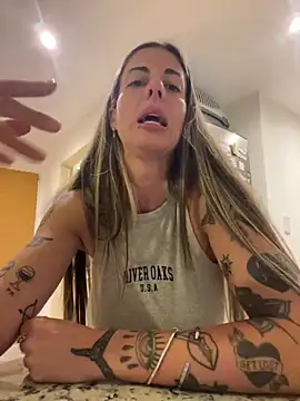 ferchule7 online show from 04/10/26, 01:11