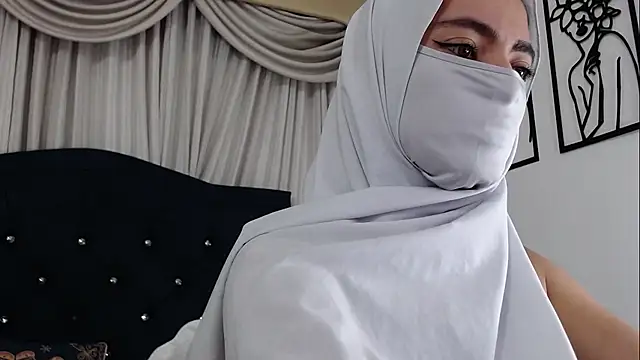 Snapshot of jade_nassar chatting on 09/14/25, 11:37 jade nassar online show from 09/14/25, 11:37