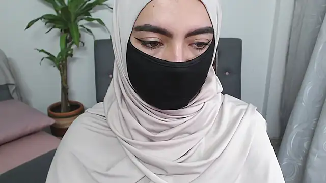 Snapshot of jade_nassar chatting on 10/12/25, 10:42 jade nassar online show from 10/12/25, 10:42