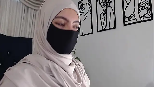 Snapshot of jade_nassar chatting on 10/17/25, 12:08 jade nassar online show from 10/17/25, 12:08