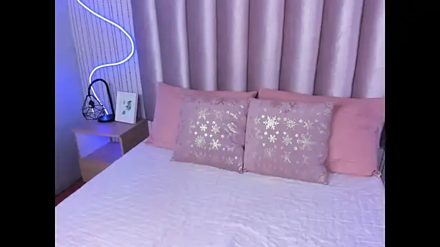 SamanthaPeachss online show from 11/05/25, 12:05