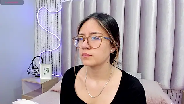 SamanthaPeachss online show from 02/10/26, 11:47