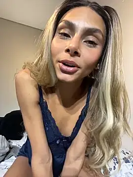 Snapshot of heloagreen_ chatting on 09/11/25, 03:17 heloagreen online show from 09/11/25, 03:17