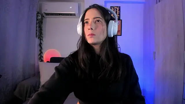 mishelkrave  online show from 02/09/26, 11:42