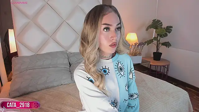 Megan DH online show from 10/01/25, 01:17