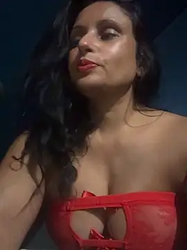 Snapshot of Angelaarayexx chatting on 10/12/25, 10:53 Angelaarayexx online show from 10/12/25, 10:53