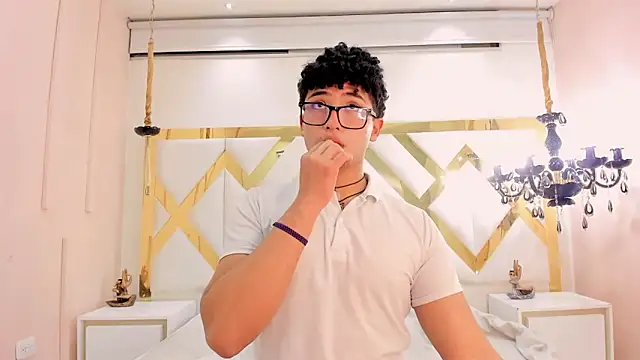 Valentin0 3 online show from 10/25/25, 11:40