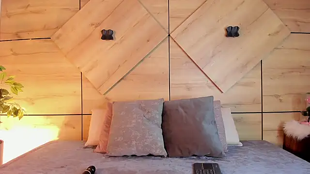 scarlettadams   online show from 02/11/26, 12:32