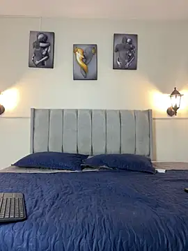 Samara Hadi  online show from 11/19/25, 09:04