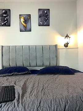 Samara Hadi  online show from 12/22/25, 10:40