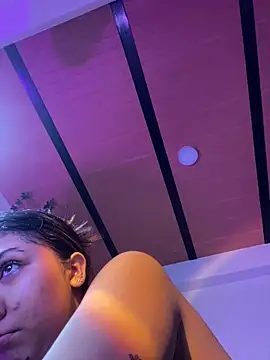 Snapshot of emilysofiia chatting on 09/19/25, 11:05 emilysofiia online show from 09/19/25, 11:05