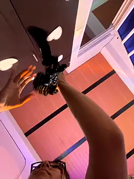 Snapshot of emilysofiia chatting on 10/04/25, 08:51 emilysofiia online show from 10/04/25, 08:51