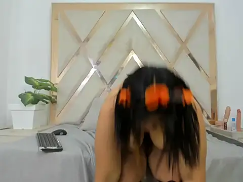 arielasm online show from 10/24/25, 12:56