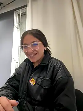 Alyha Cortes online show from 10/29/25, 01:13