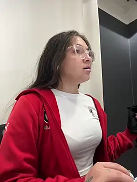 Alyha Cortes online show from 11/14/25, 12:26