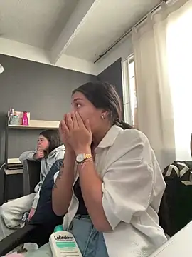 Alyha Cortes online show from 11/28/25, 01:36