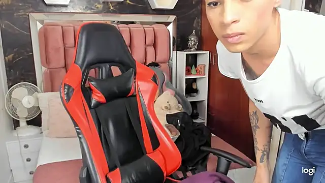 Snapshot of sara_slut21 chatting on 01/09/25, 07:29 sara slut21 online show from 01/09/25, 07:29