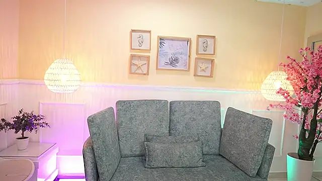 Snapshot of LoonaNyx chatting on 09/19/25, 11:33 LoonaNyx online show from 09/19/25, 11:33