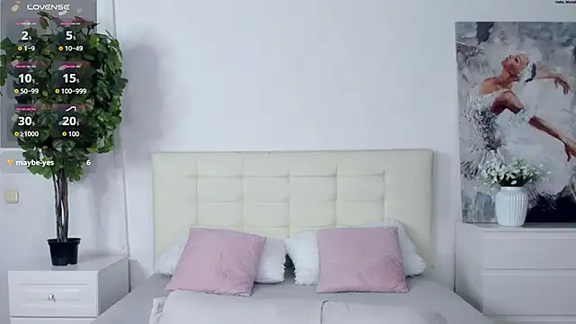 MadonnaRossi online show from 03/06/26, 02:02