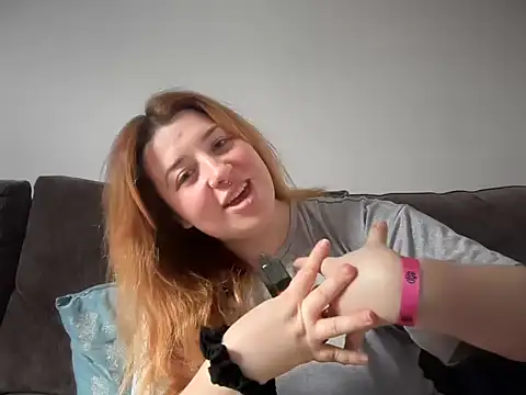 Snapshot of curvy_rosie69 chatting on 06/01/26, 11:12 curvy rosie69 online show from 06/01/26, 11:12