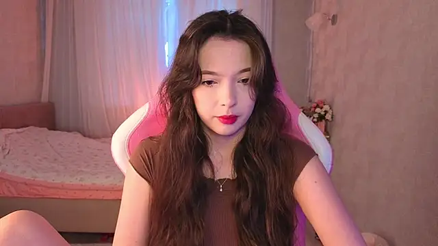Snapshot of yuna_sunshy chatting on 05/05/26, 01:13 yuna sunshy online show from 05/05/26, 01:13
