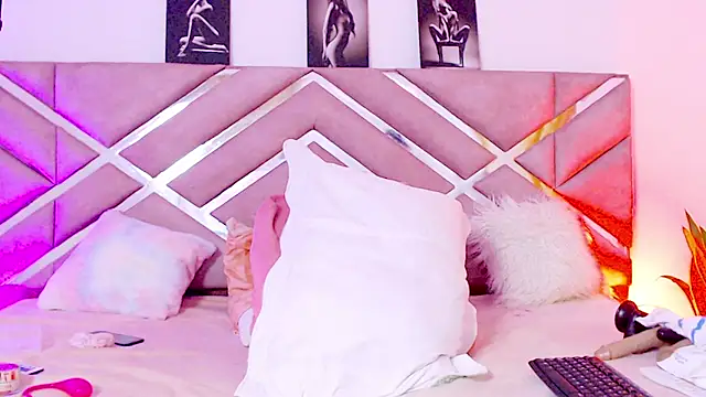 sofia 07 online show from 11/07/25, 08:42