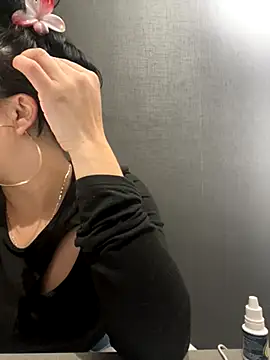 Emily Rivers  online show from 10/22/25, 01:11