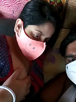 Snapshot of indiancouple659 chatting on 02/18/26, 09:38 indiancouple659 online show from 02/18/26, 09:38