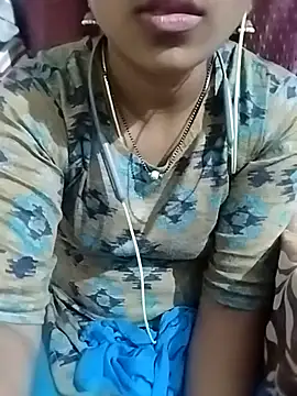 Snapshot of Varsha21 chatting on 09/15/25, 10:59 Varsha21 online show from 09/15/25, 10:59