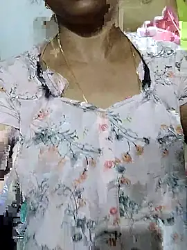 Snapshot of Varsha21 chatting on 10/01/25, 09:37 Varsha21 online show from 10/01/25, 09:37