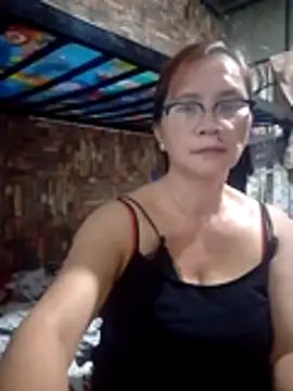 Snapshot of SexyHottMom chatting on 04/22/26, 09:49 SexyHottMom online show from 04/22/26, 09:49