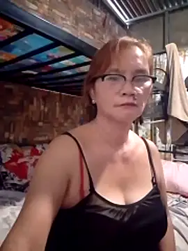 Snapshot of SexyHottMom chatting on 05/06/26, 12:41 SexyHottMom online show from 05/06/26, 12:41