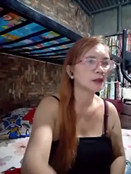 Snapshot of SexyHottMom chatting on 05/14/26, 12:01 SexyHottMom online show from 05/14/26, 12:01