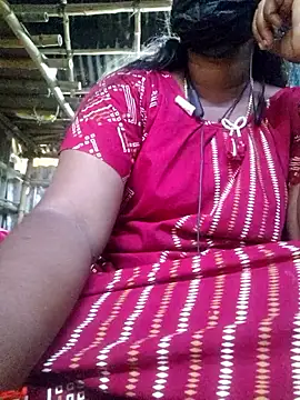 Snapshot of Tamildivya18 chatting on 05/05/26, 08:33 Tamildivya18 online show from 05/05/26, 08:33