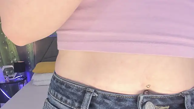 Snapshot of HollyTailors chatting on 02/09/26, 06:39 HollyTailors online show from 02/09/26, 06:39