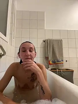 Emilia Mausi online show from 10/06/25, 07:22