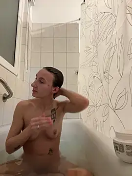 Emilia Mausi online show from 11/24/25, 08:19