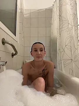 Emilia Mausi online show from 11/25/25, 08:31