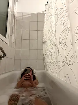 Emilia Mausi online show from 01/13/26, 07:30