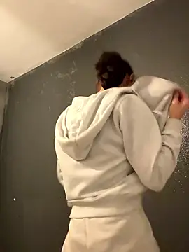 Emilia Mausi online show from 02/23/26, 08:17