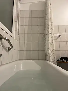 Emilia Mausi online show from 04/11/26, 07:29