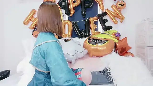 Rina 72 online show from 10/30/25, 04:47