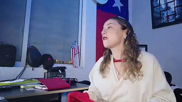 Snapshot of katkush2381 chatting on 10/15/25, 03:06 katkush2381 online show from 10/15/25, 03:06