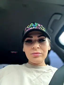 iSelena online show from 10/28/25, 05:11