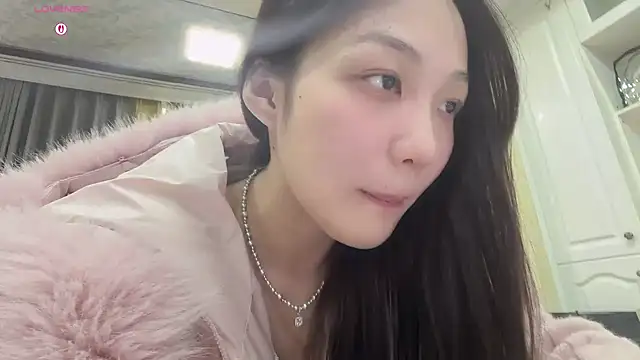 Snapshot of Yaya--728 chatting on 01/18/26, 03:32 Yaya--728 online show from 01/18/26, 03:32