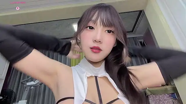 Snapshot of Yaya--728 chatting on 02/03/26, 12:10 Yaya--728 online show from 02/03/26, 12:10