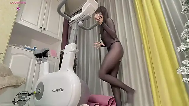 Snapshot of Yaya--728 chatting on 02/13/26, 12:12 Yaya--728 online show from 02/13/26, 12:12